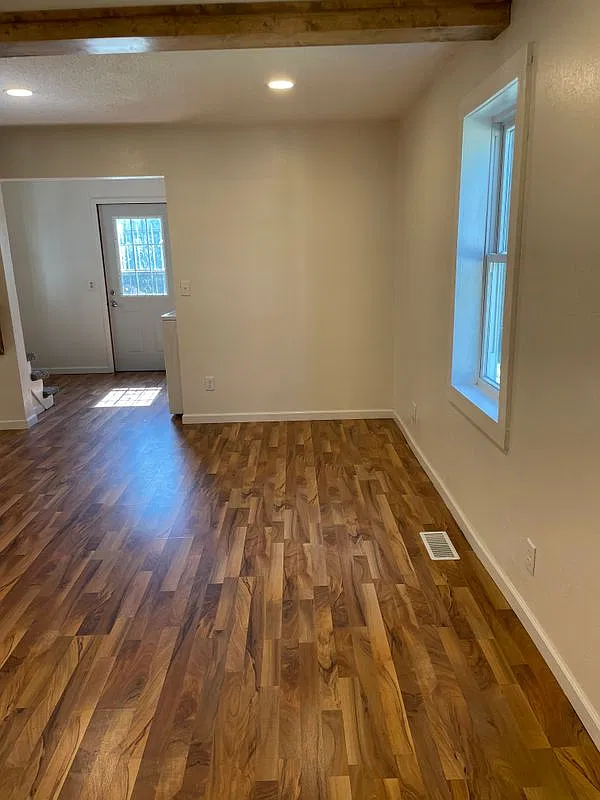 3 bed, 1.0 bath, 1152 sqft, $1,100 — Photo 3