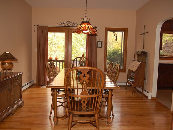 5th image of 25 Lily Pond Ln