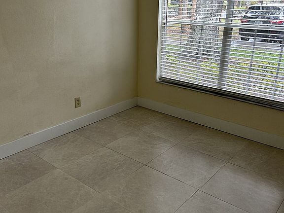2nd image of 100 Santa Clara Dr APT 1