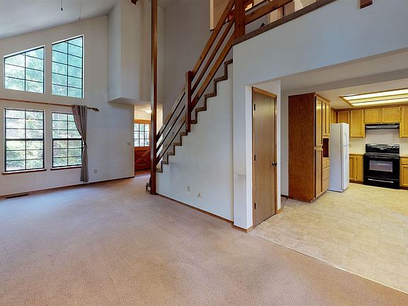5th image of 16191 Acorn Dr