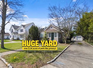 117 West Ave, Hicksville, NY 11801
