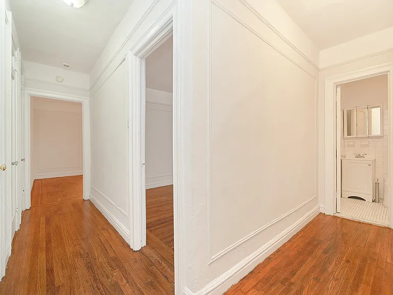 56 Bennett Ave #1K — Photo 9