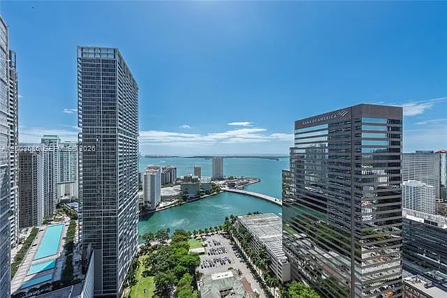 500 Brickell Ave — Photo 20