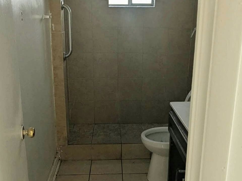 2nd image of 3219 Sacramento Ave