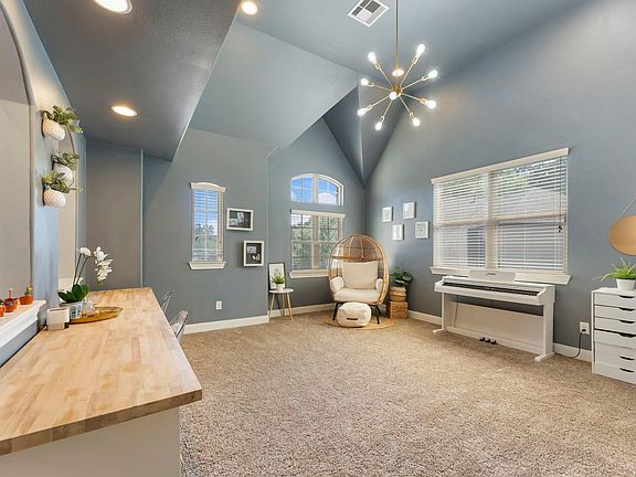 3rd image of 5206 Creekland Cir