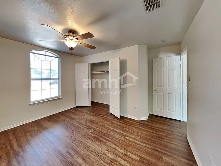3933 Evergreen Ct — Photo 15