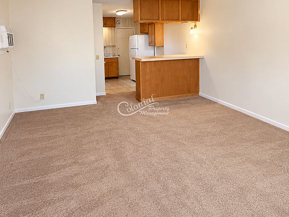 3rd image of 730 Sutton Dr