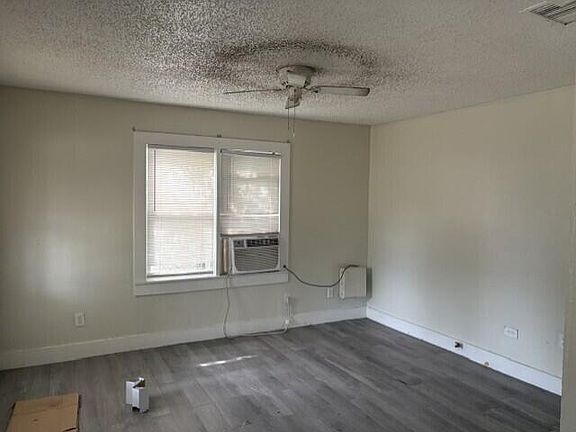 2nd image of 823 N Jackson St