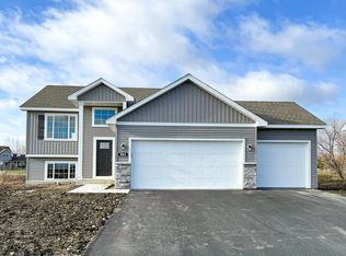 903 Brandenburg Ln, Waverly, MN 55390