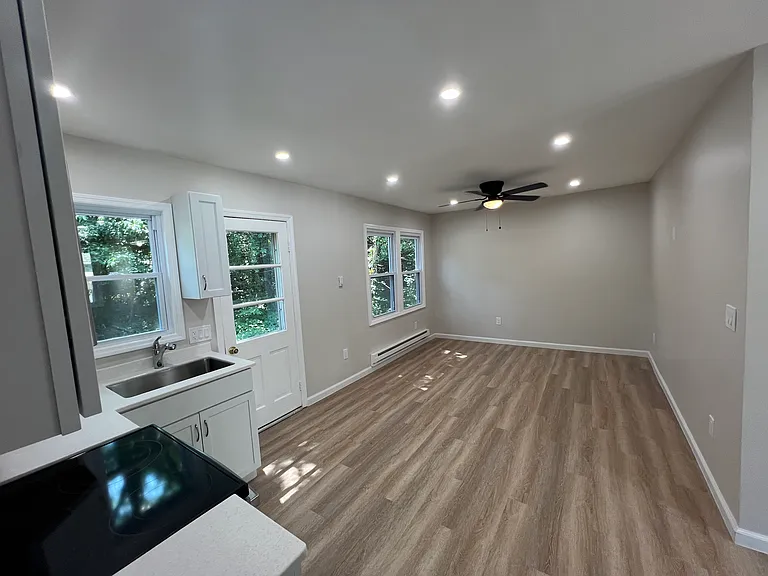 24-26 Cedar St #26.5 — Photo 1