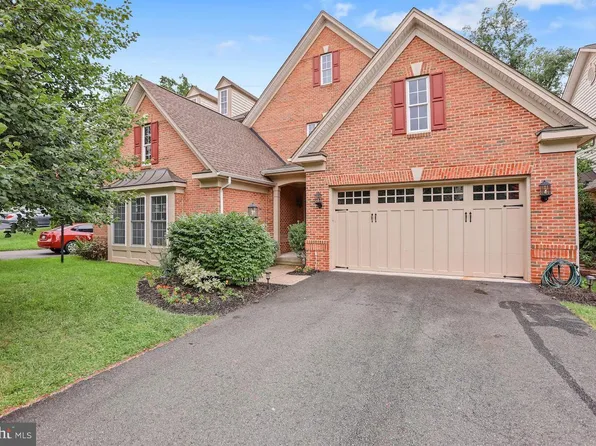 20375 Potomac Landing Ter, Sterling, VA 20165