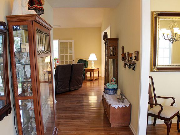 3rd image of 43 Crosshill Rd