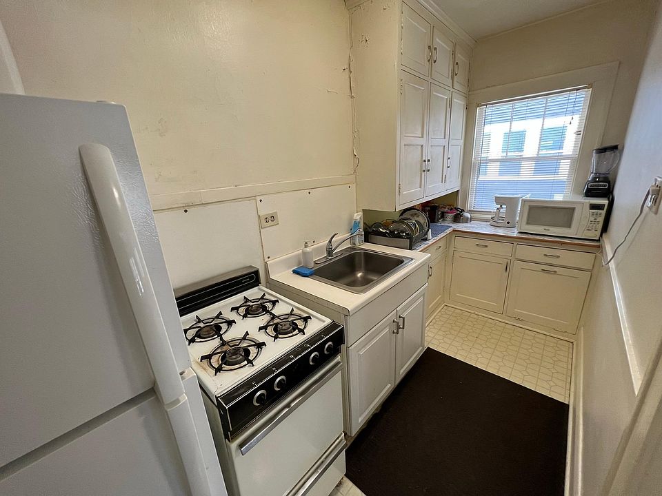 1st image of 1415 Cleveland Ave N #2