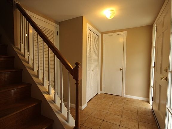 3rd image of 10019 Dunbarton Dr SE
