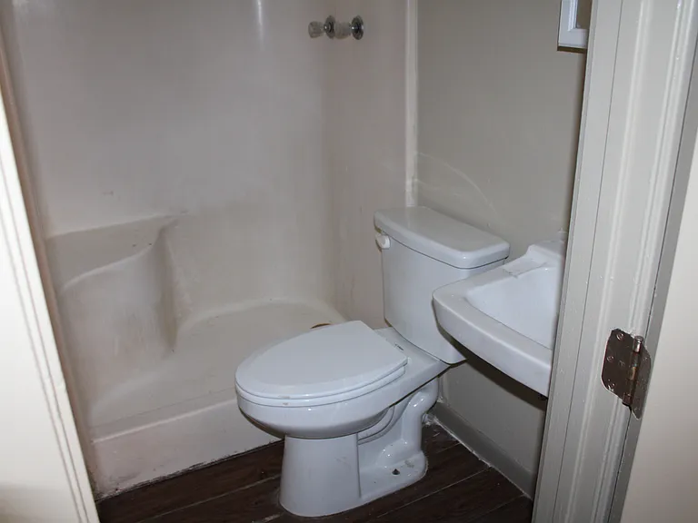 803 W Lee St — Photo 12