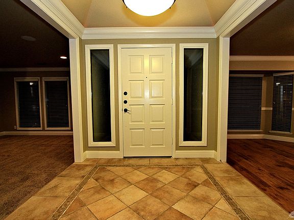 2nd image of 805 E Kelso Ave