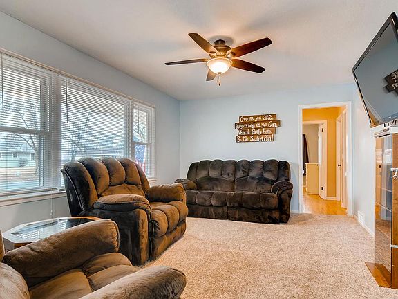 3rd image of 11571 N Heights Dr NW