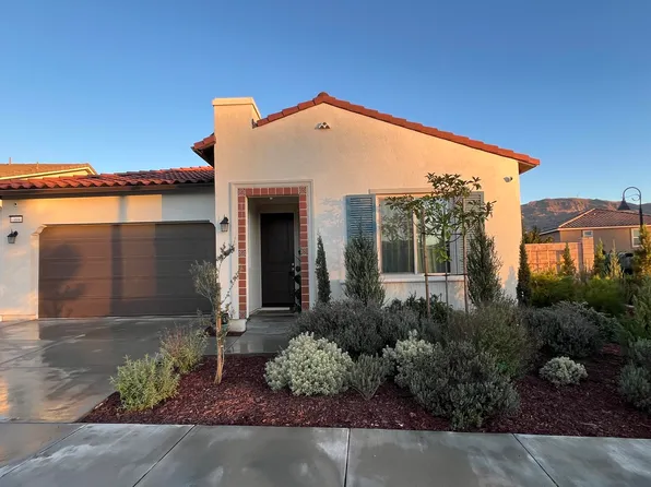 389 Eureka Dr, Santa Paula, CA 93060