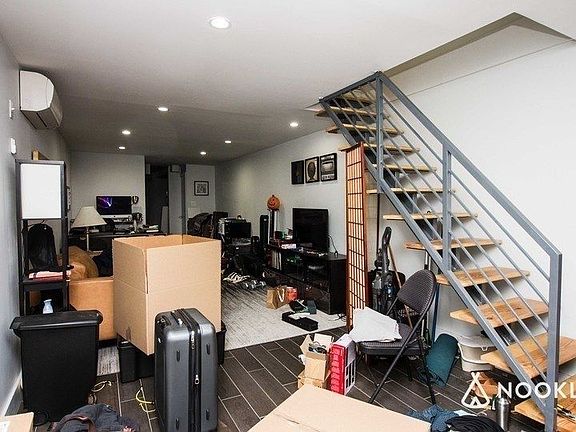 3rd image of 806 Macdonough St APT 1L