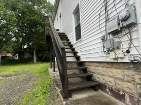 2233 18th St SW, Akron, OH