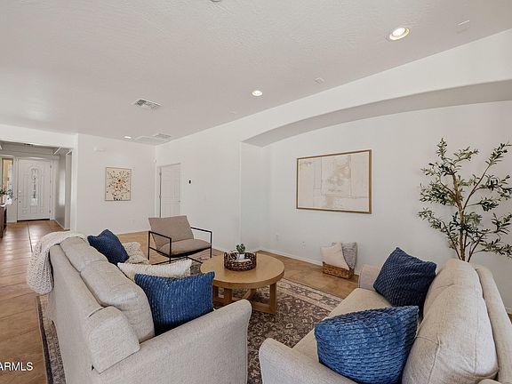 4th image of 10262 W FOOTHILL Drive