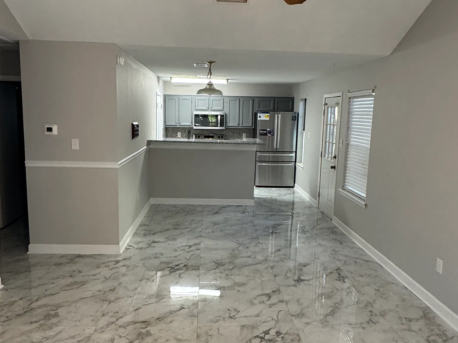2 bed, 896 sqft, $1,500 — Photo 3