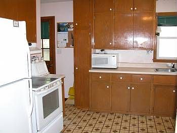 2nd image of 2729 Chippewa Ave