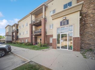 6350 Coachlight Dr #1307, West Des Moines, IA 50265