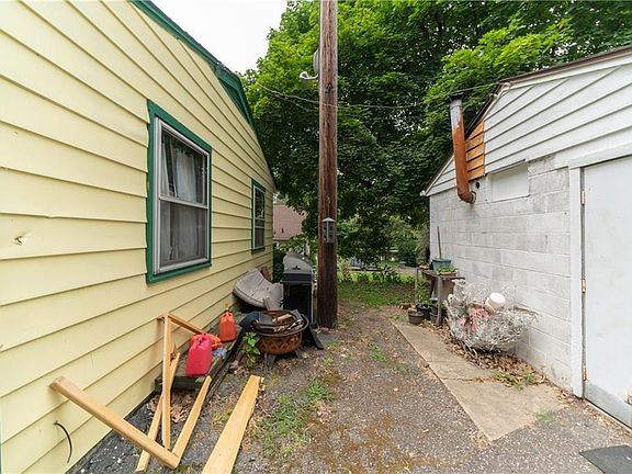 5th image of 215 Lakota Ave