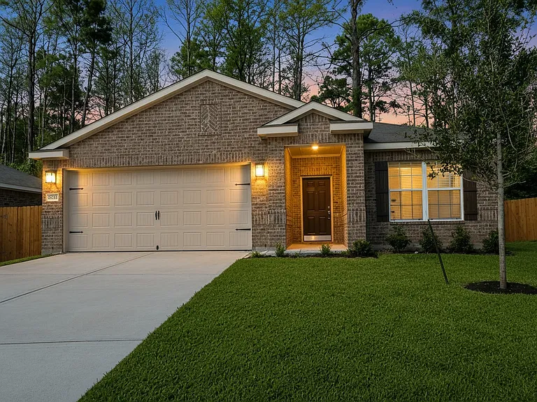 12114 Clara Ln — Photo 3