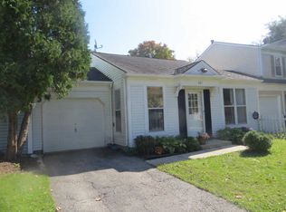 321 Golf Ln, Algonquin, IL 60102