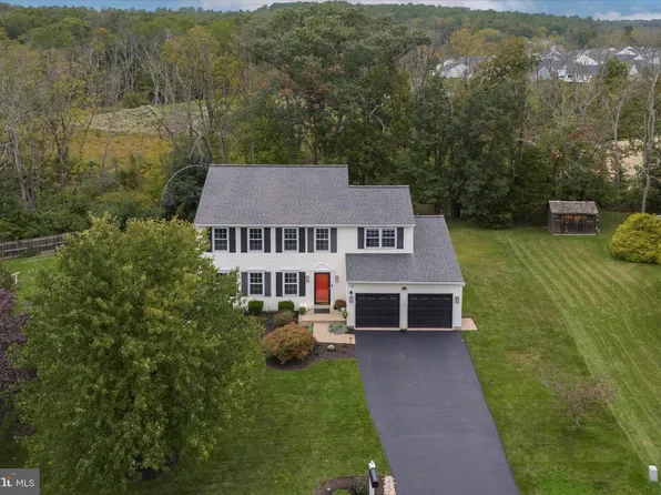 2015 Deer Ridge Dr, Pottstown, PA 19464