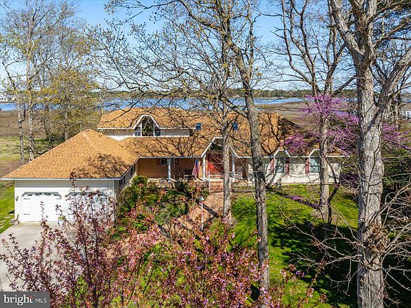 4th image of 32179 Linn Woods Ln
