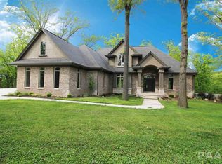 218 E Surrey Ln, East Peoria, IL 61611