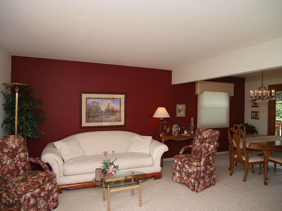 1st image of 1226 Hawthorn Dr