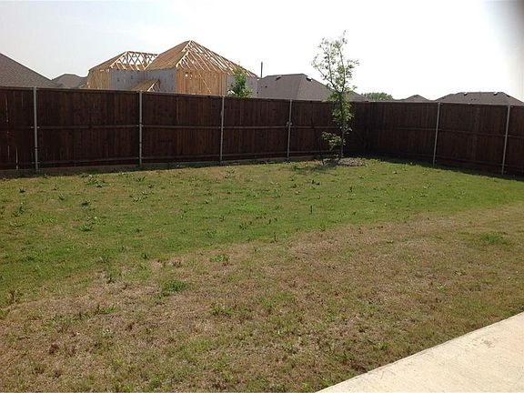 4th image of 2404 Olivia Ln