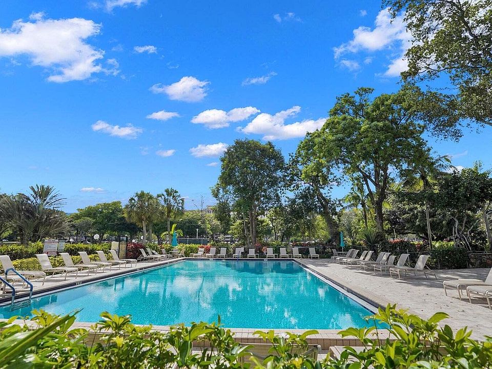 1st image of 2901 S Palm Aire Drive #102