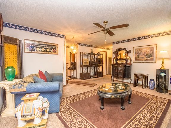 5th image of 6701 Whitsett Dr