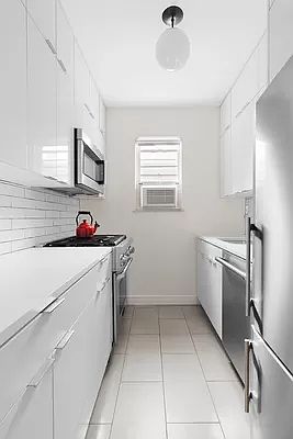 5th image of 311 E 71st St APT 7G