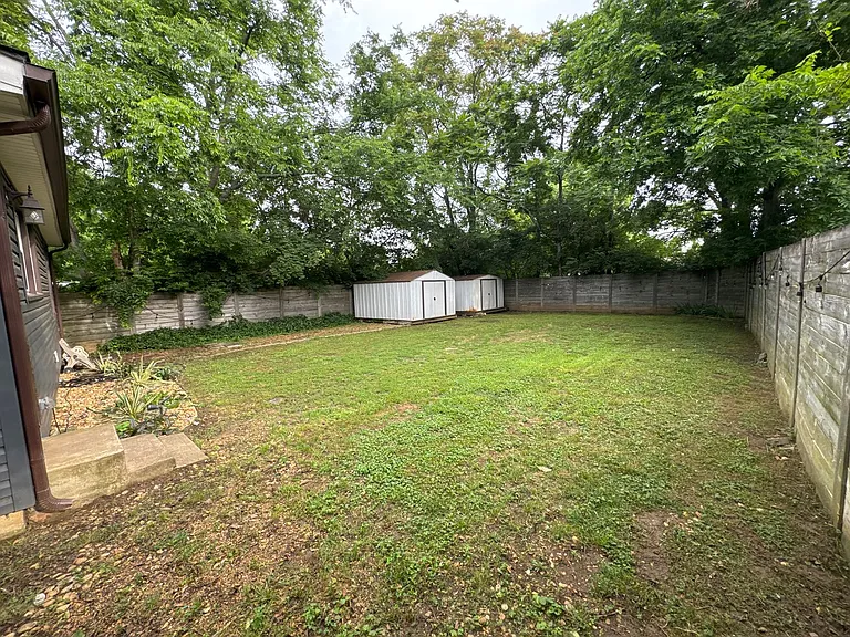 321 Hickory St — Photo 2