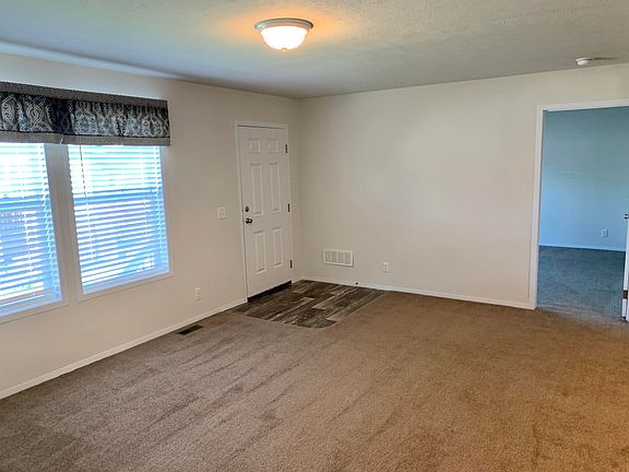 3rd image of 33075 Larkspur Ct