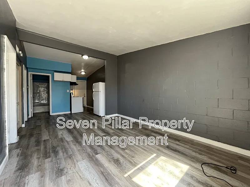2 bed, 1.0 bath, 983 sqft, $900 — Photo 3