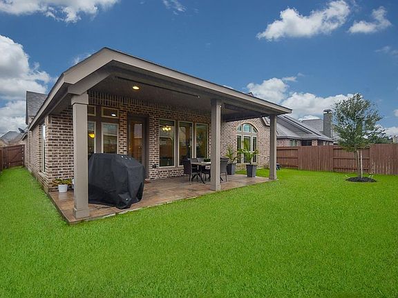 Additional family favorite add on's are a must! Trampoline, swimming pool, outdoor kitchen or even a simply swing set.