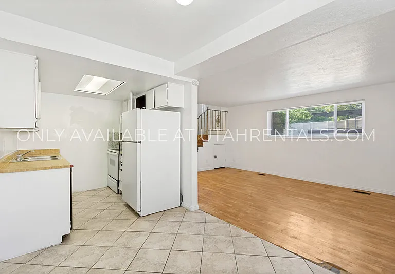 228 W Foxbridge Dr — Photo 4