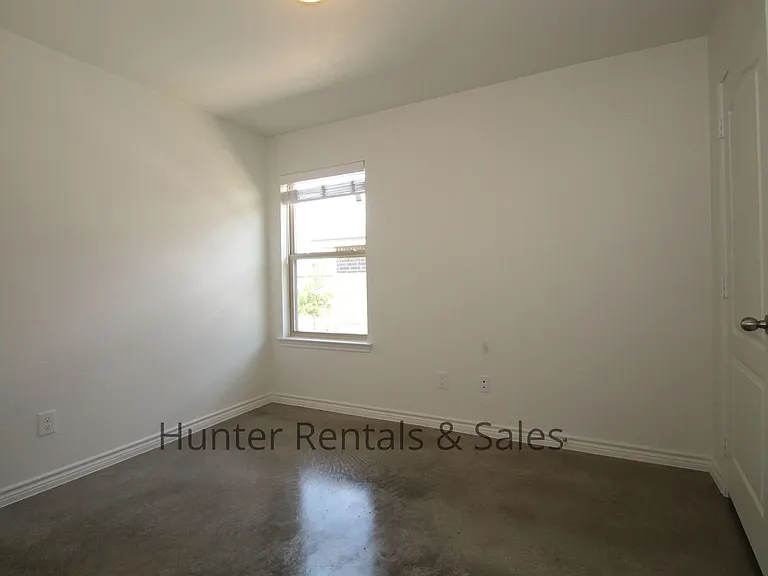 6109B Amelia Earhart Blvd — Photo 21