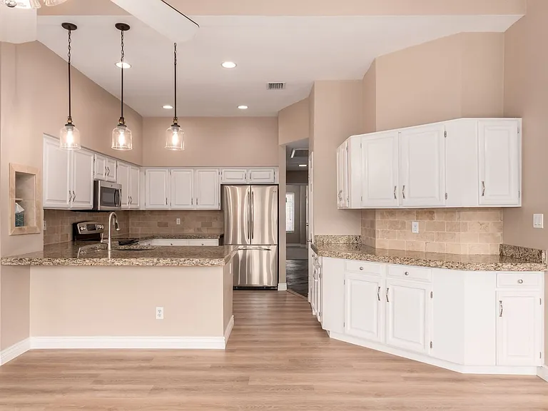 11115 E Mercer Ln — Photo 3