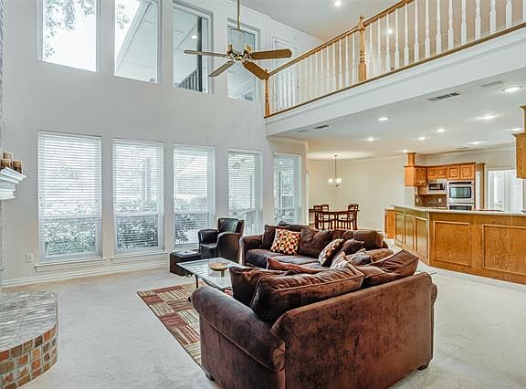 4th image of 37 Wellington Oaks Cir