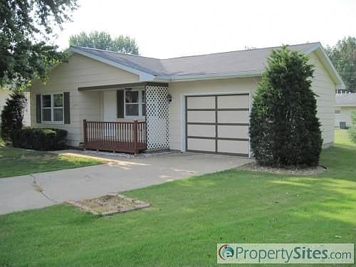 2nd image of 1040 Oxford Ct