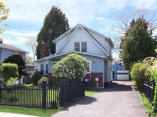 290 Greeley Avenue, Sayville, NY 11782