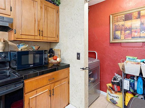 5th image of 548 Brockinton S